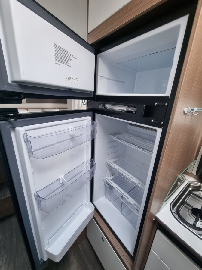 09_T448_Kühlschrank